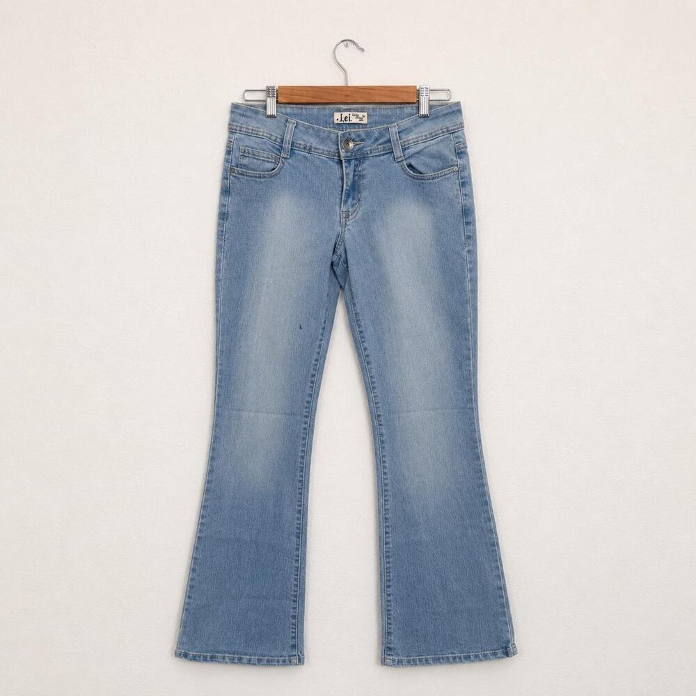 y2k lei light wash flare jeans